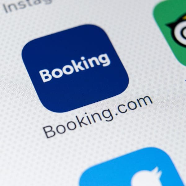Booking.com accommodation content now bookable by Amadeus users