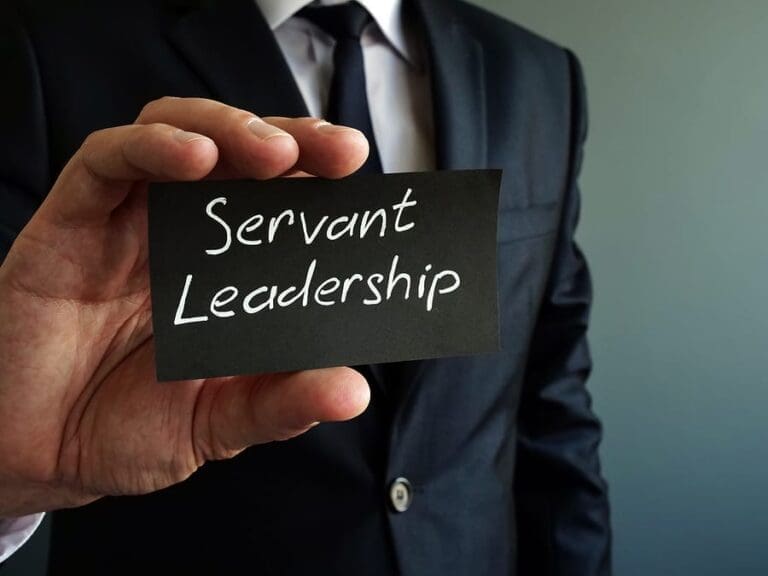 Real Men Series - The Servant Leader: What the World Needs Now - Barry and  Janae Weinhold