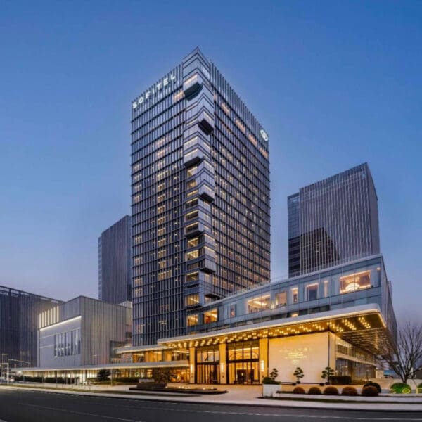 Accor celebrates its 800th hotel in Greater China